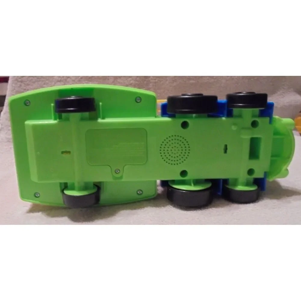 Fisher Price Little People Choo Choo Zoo Train  musical sounds‎